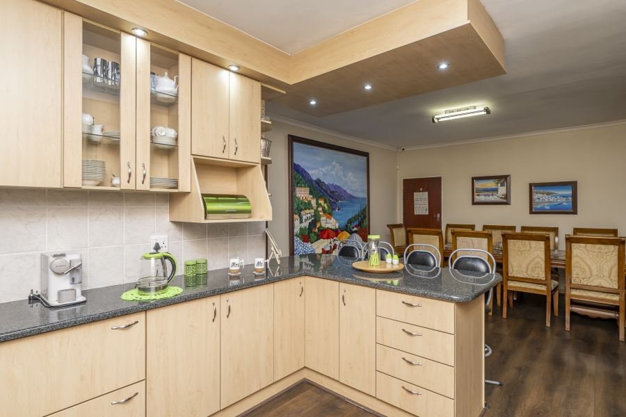 8 Bedroom Property for Sale in Brackenfell South Western Cape